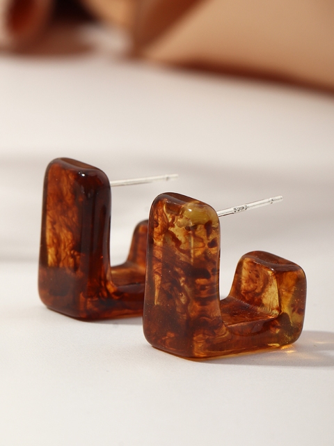 

URBANIC Coffee Brown Geometric Studs