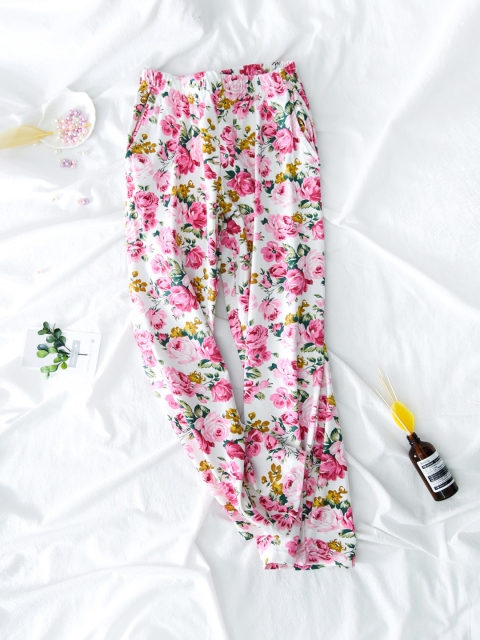 

URBANIC Women White & Pink Floral Printed Lounge Pants