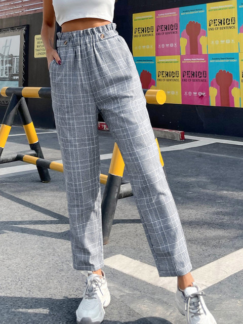 

URBANIC Women Grey & White Checked Joggers