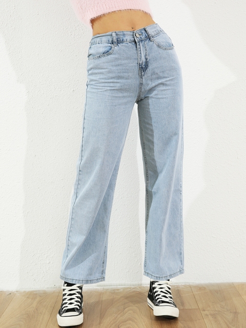 

URBANIC Women Blue Relaxed Fit Pocket Straight Leg Jeans