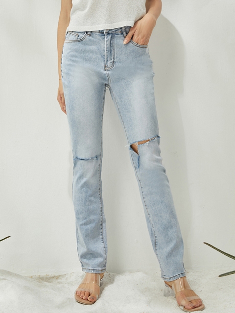 

URBANIC Women Blue Slim Fit Slash Knee Light Fade Cotton Non-Stretchable Jeans