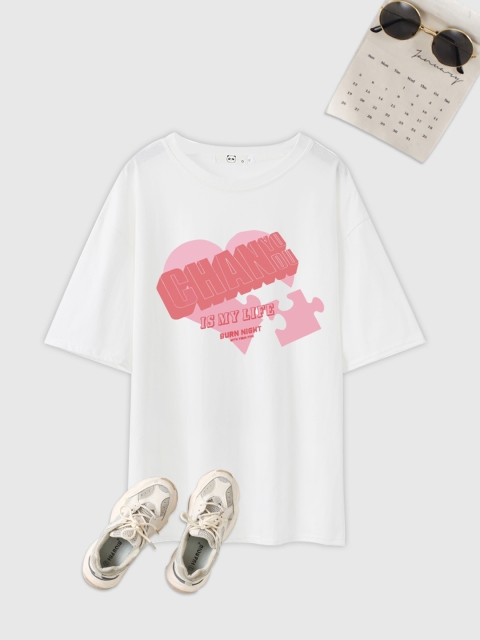 

URBANIC Women White & Pink Printed Drop-Shoulder Sleeves T-shirt