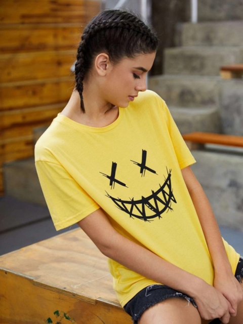 

URBANIC Women Yellow & Black Cotton Graphic Print T-shirt