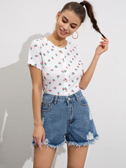 

URBANIC Women White & Green Floral Printed Cropped T-shirt With Lettuce Edge