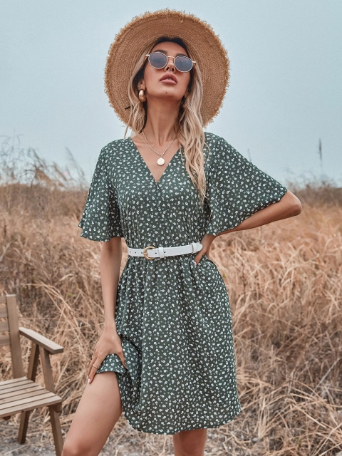 

URBANIC Green & White Floral Printed A-Line Mini Dress