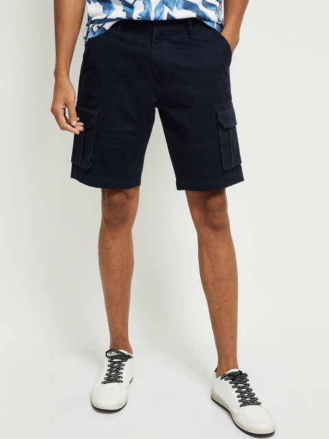 

max Men Blue Mid-Rise Cotton Cargo Shorts