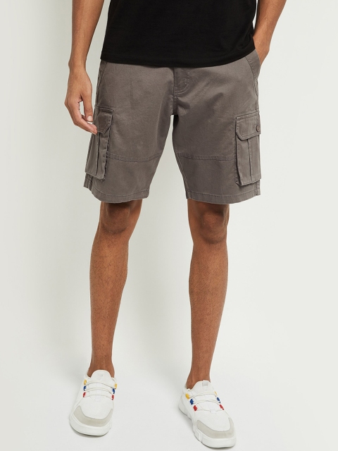 

max Men Grey Mid-Rise Cotton Cargo Shorts
