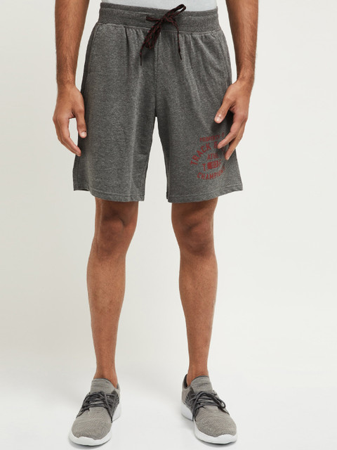

max Men Grey Solid Mid-Rise Regular Shorts