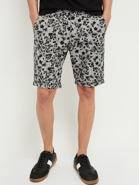 

max Men Grey Floral Printed Shorts
