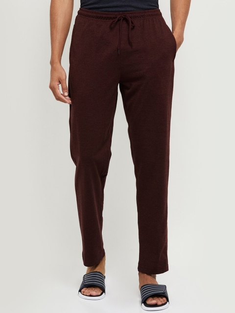 

max Men Maroon Solid Track Pants
