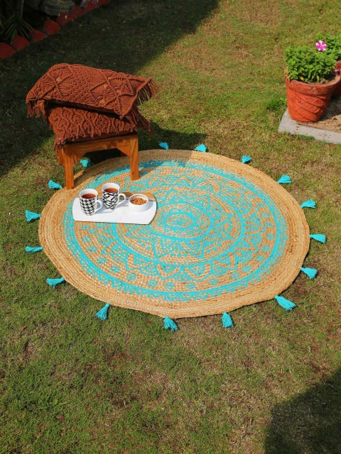 

Amoliconcepts Turquoise Blue & Beige Manadala Print Circular Jute Rug