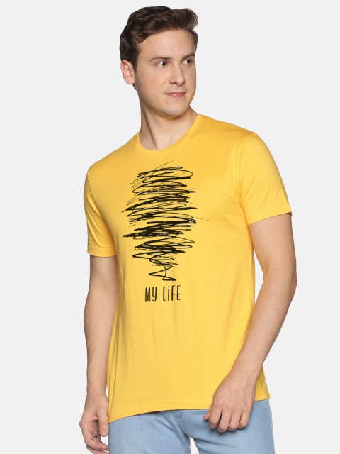 

MASH UNLIMITED Men Yellow Abstract Printed Slim Fit T-shirt