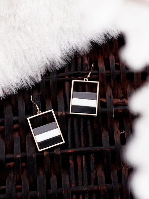 

Bellofox Black Contemporary Drop Earrings