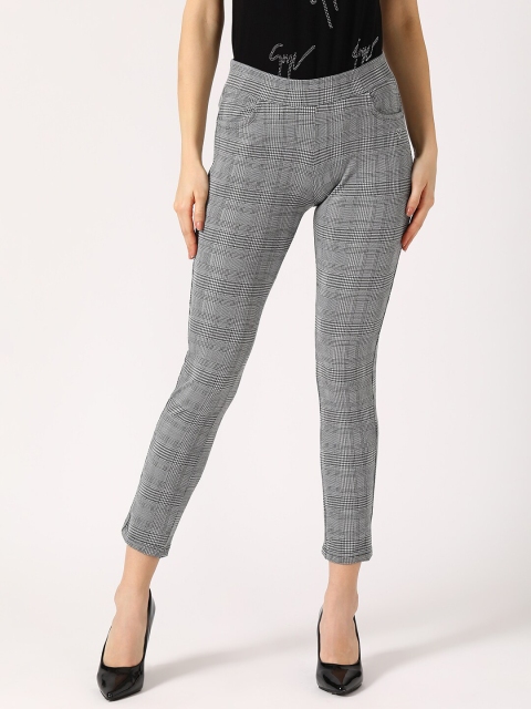 

V2 Value & Variety Women Grey & Black Checked Regular-Fit Treggings