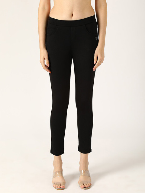 

V2 Value & Variety Women Black Solid Regular-Fit Jeggings