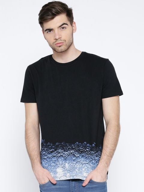 

United Colors of Benetton Men Black Printed Round Neck T-shirt