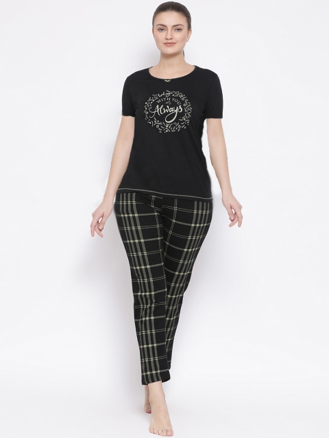 

Kanvin Women Black & White Printed Pure Cotton Night suit