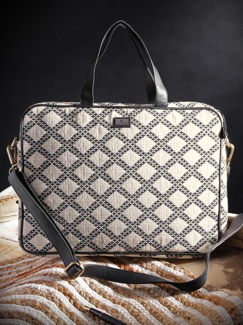 

K London Unisex Cream-Coloured & Black Printed Messenger Bag