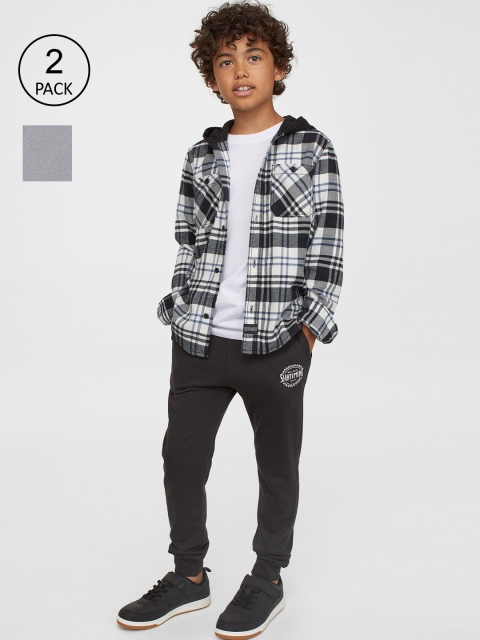 

H&M Boys Grey & Black 2-pack sweatpants
