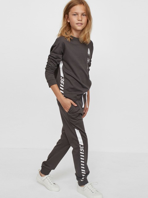

H&M Boys Grey & White 2-Piece Printed Set T-shirt With Trousers