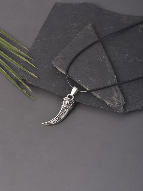 

Tistabene Men Oxidised Silver-Plated Antique Curved Knife-Shaped Pendant With Black Chain