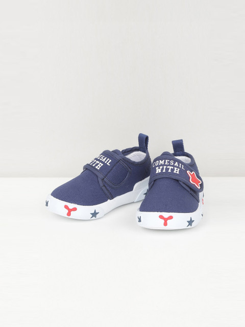 

max Boys Blue & White Printed Round Toe Sneakers