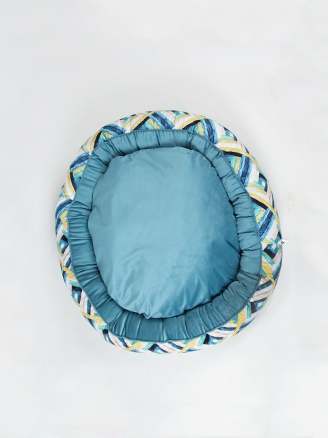WIGGLE TWIDDLE Unisex Turquoise Blue & White Printed Pet Bed