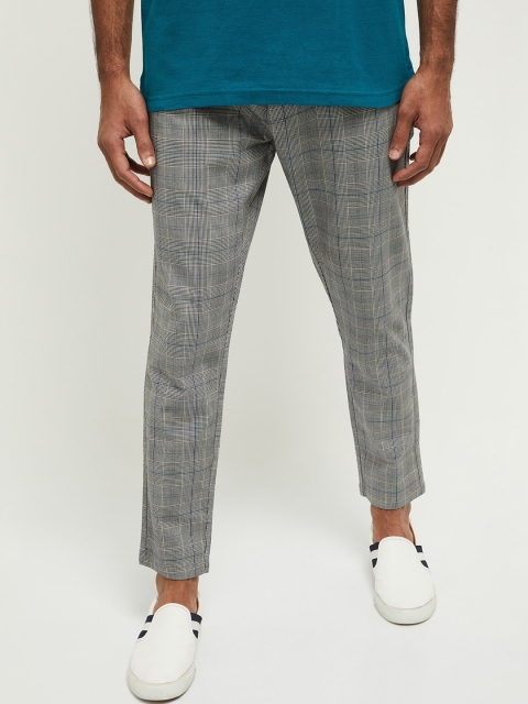 

max Men Grey Checked Trousers