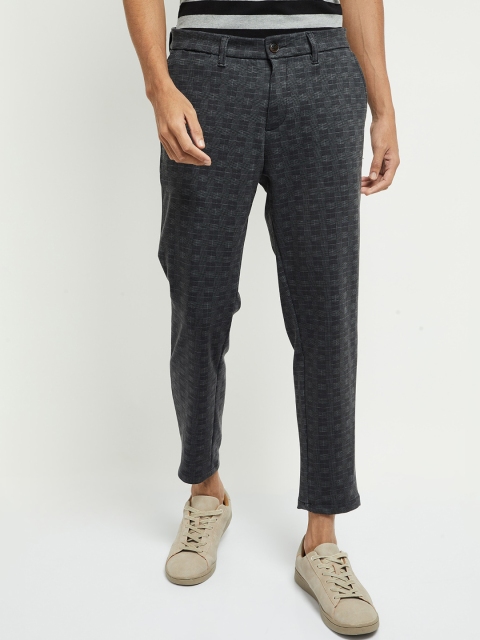 

max Men Grey Checked Trousers