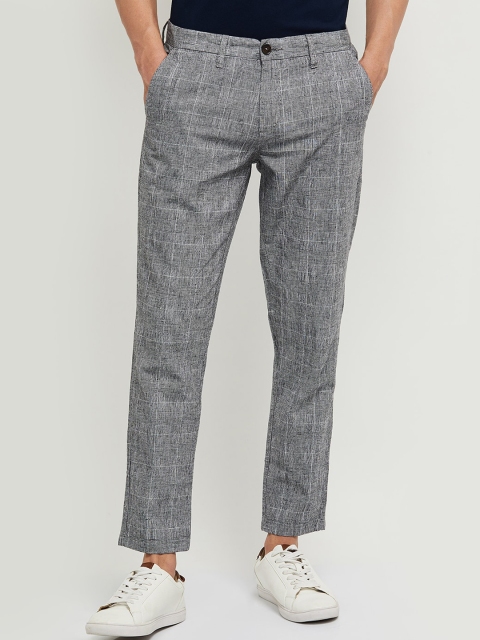 

max Men Grey Checked Trousers