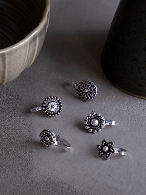 

Infuzze Women Pack Of 5 Silver-Toned Oxidised Nosepins