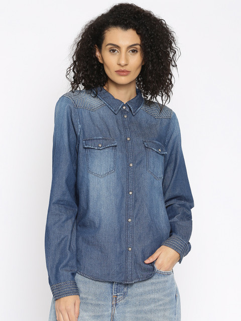 

Vero Moda Women Blue Regular Fit Denim Washed Casual Shirt