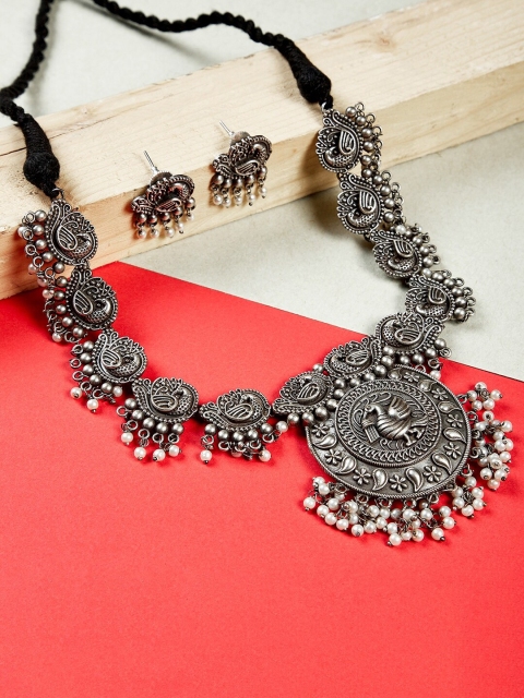 

GloBox By ZeroKaata Oxidized Silver-Plated Pearls Beaded Choker Jewellery Set