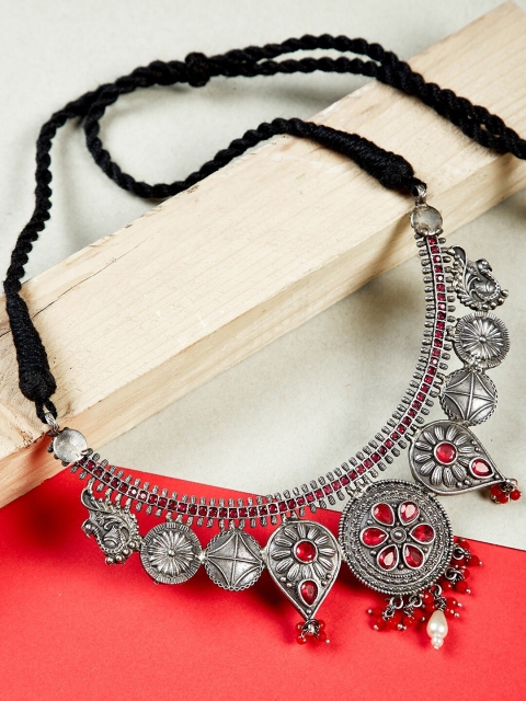 

GloBox By ZeroKaata Women Silver & Red Silver-Plated Brass Ethnic Oxidized Necklace