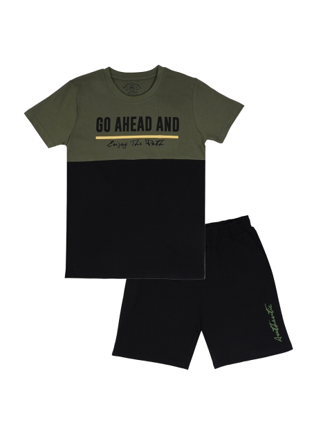 

Masculino Latino Boys Green & Black Printed T-shirt with Shorts