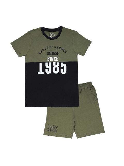 

Masculino Latino Boys Green & Black Printed T-shirt with Shorts
