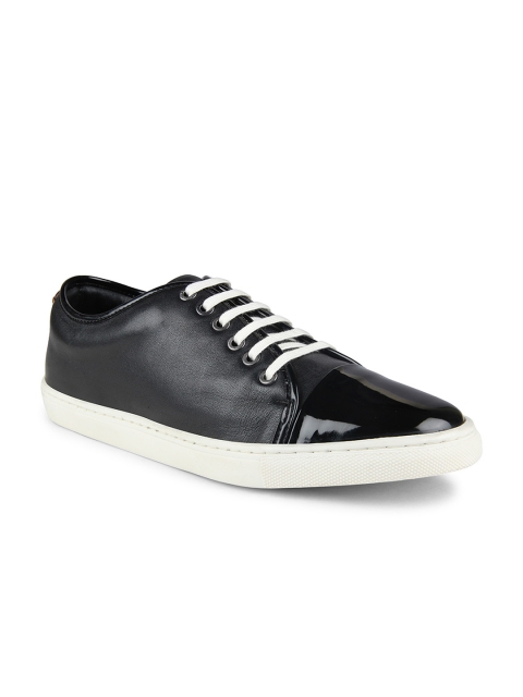 

Blackberrys Men Black Leather Sneakers