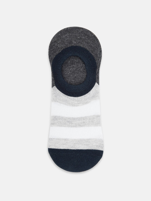 

Ajile by Pantaloons Men Grey & White Patterned Shoe-Liners