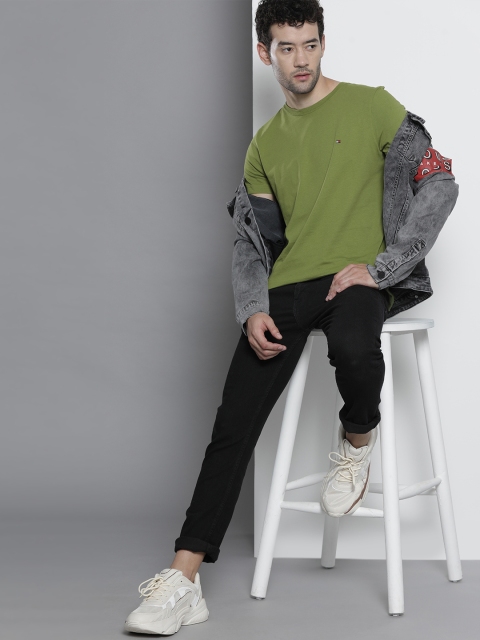 

Tommy Hilfiger Men Green Solid Pure Cotton T-shirt