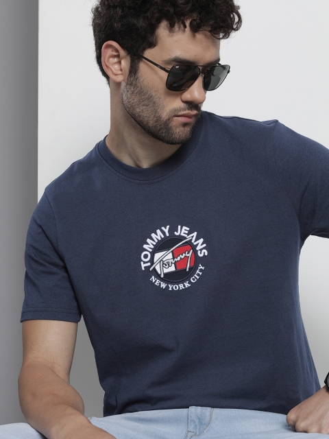 

Tommy Hilfiger Men Navy Blue Brand Logo Embroidered Organic Cotton T-shirt