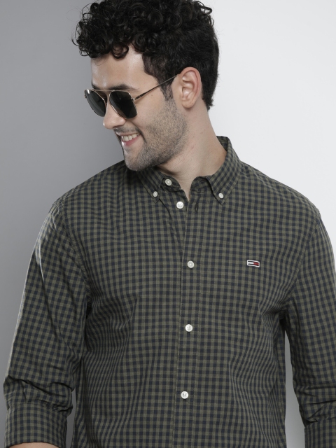 

Tommy Hilfiger Men Green & Navy Blue Checked Casual Shirt