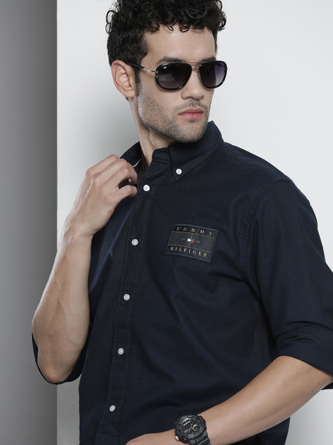 

Tommy Hilfiger Men Navy Blue Relaxed Fit Opaque Casual Shirt