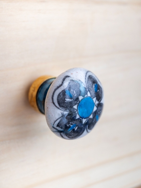 

Neerja White & Black Floral Jaipur Blue Pottery Handmade Cabinet Knob - Small