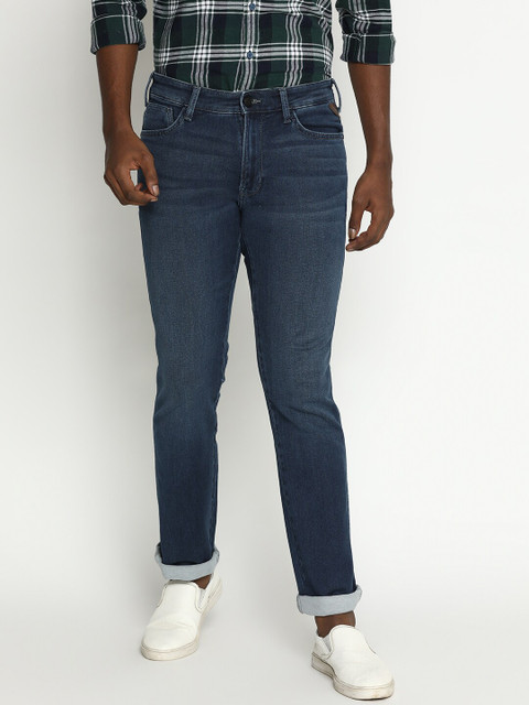 

Wrangler Men Blue Light Fade Clean Look Stretchable Jeans