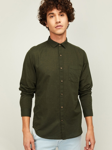 

Fame Forever by Lifestyle Men Olive Green Slim Fit Opaque Cotton Casual Shirt