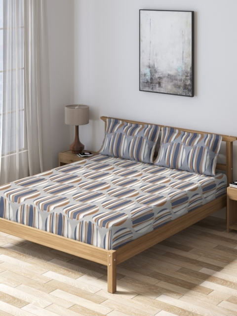

DDecor White & Blue Geometric 140 TC King Bedsheet with 2 Pillow Covers