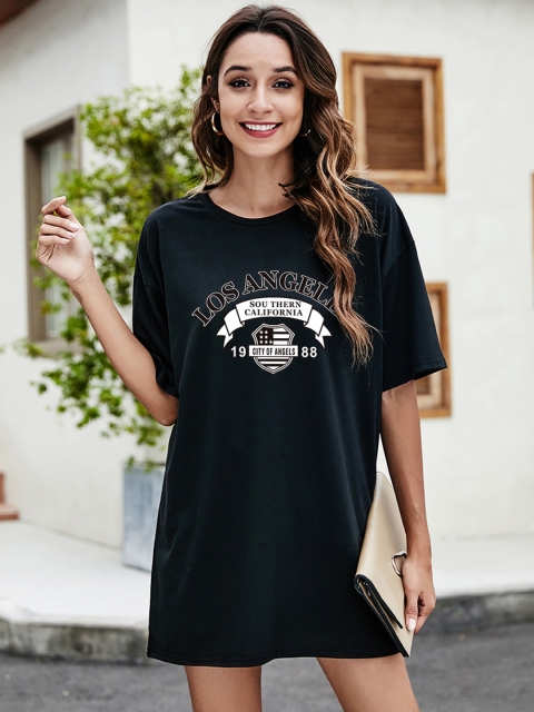 

URBANIC Women Black & White Typography Print Longline Drop-Shoulder Sleeves T-shirt