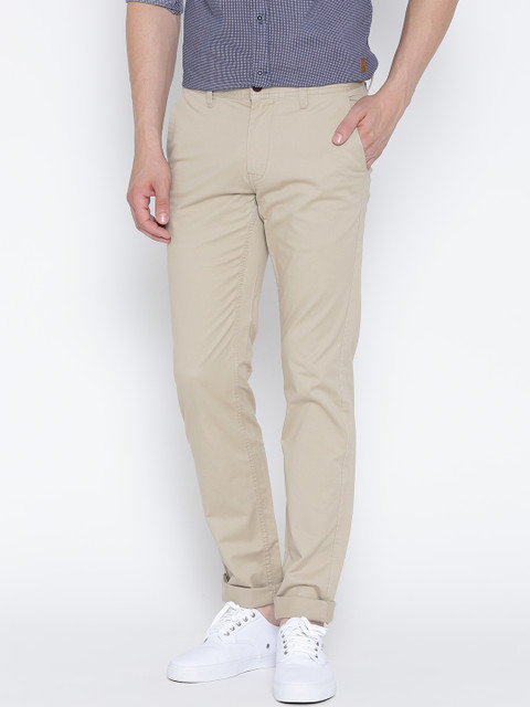 

Indian Terrain Men Beige Solid Slim Fit Flat-Front Trousers