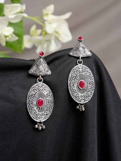 

NEUDIS Silver-Toned & Pink Silver-Plated Contemporary Drop Earrings