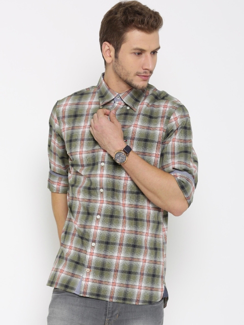 

Tommy Hilfiger Men Olive Green Custom Fit Checked Casual Shirt